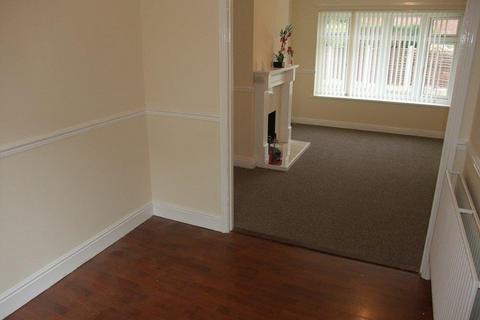 3 bedroom semi-detached house to rent, Pinfold Gardens, Wolverhampton, WEDNESFIELD