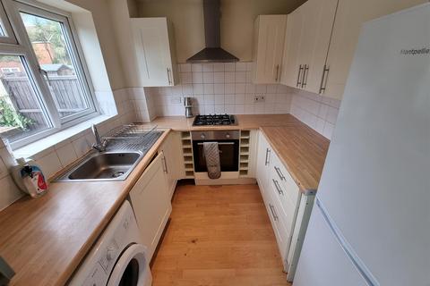 4 bedroom detached house to rent, Veals Mead, CR4