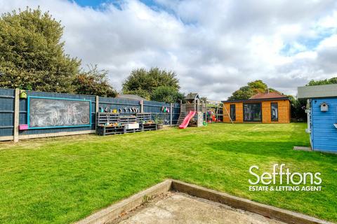 2 bedroom semi-detached bungalow for sale, Furze Road, Norwich, NR7