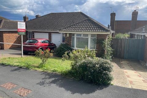 2 bedroom semi-detached bungalow for sale, Links Drive, Bexhill-on-Sea, TN40