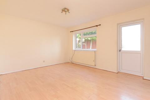 2 bedroom terraced house to rent, Goudhurst Close, Canterbury