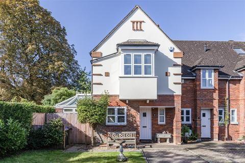 3 bedroom end of terrace house for sale, St. Martins Mews, Pyrford