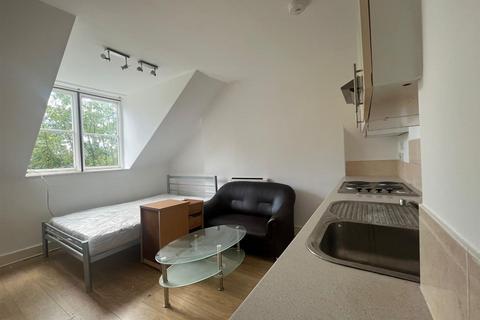 House to rent, Chichele Road, London