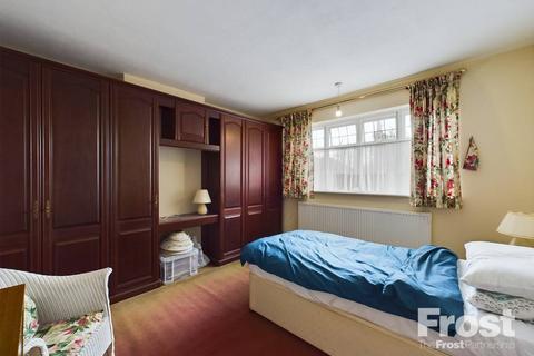 3 bedroom semi-detached house for sale, Queens Way, Feltham, TW13