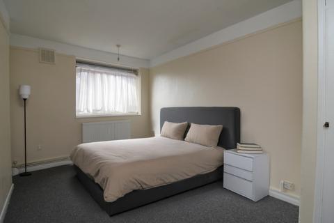 2 bedroom flat for sale, Knights Hill, West Norwood, London, SE27