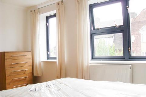 1 bedroom apartment to rent, College Road, Kensal Green