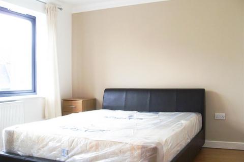 1 bedroom apartment to rent, College Road, Kensal Green