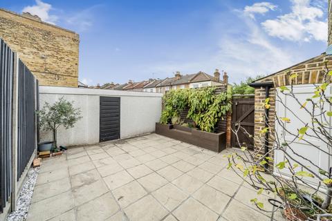 3 bedroom end of terrace house for sale, Bradgate Road, London