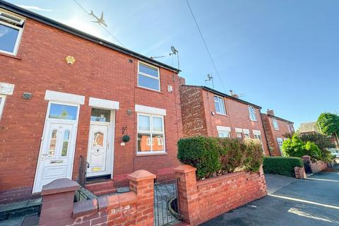 2 bedroom terraced house to rent, Hillington Road, Edgeley, Stockport