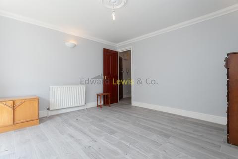 3 bedroom flat to rent, Digby Crescent, London N4