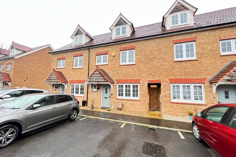 4 bedroom terraced house to rent, Kiln Way, Halling, Rochester, ME2