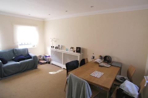 2 bedroom flat to rent, Mortimer Crescent, Maida Vale