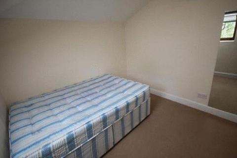 2 bedroom flat to rent, Mortimer Crescent, Maida Vale