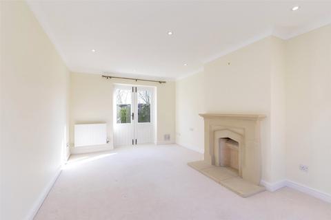 17 Birch Drive, Bradwell Village, Burford, OX18 4XH