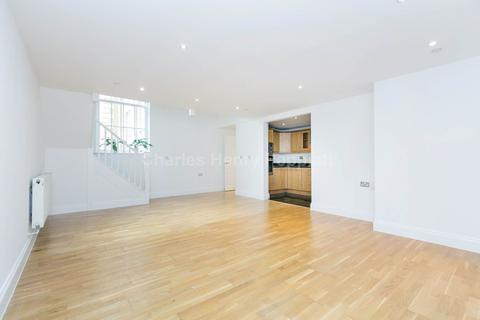 2 bedroom apartment to rent, Royal Drive, Friern Barnet, N11