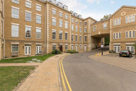 2 bedroom apartment to rent, Royal Drive, Friern Barnet, N11