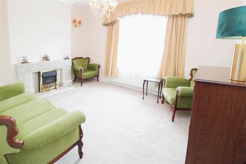 3 bedroom end of terrace house for sale, Oakdale Crescent, Bradford BD6