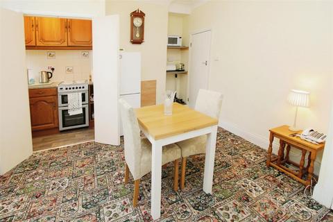 3 bedroom end of terrace house for sale, Oakdale Crescent, Bradford BD6