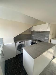 Studio to rent, Portnall Road, Maida Vale