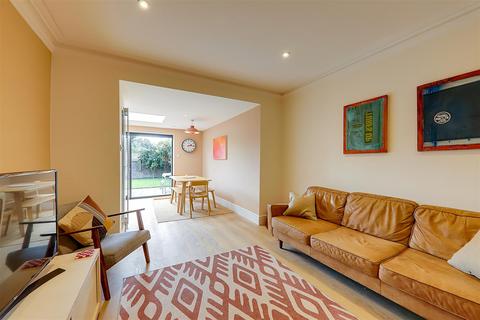 3 bedroom flat for sale, Highdown Avenue, Worthing