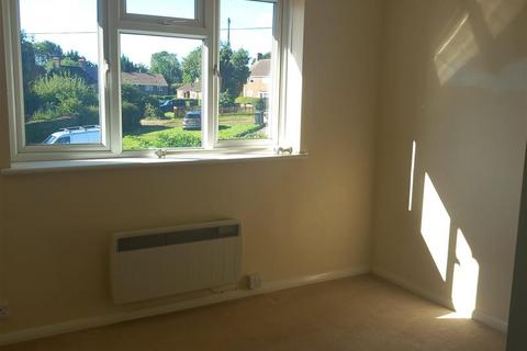 3 bedroom semi-detached house to rent, Ford Lane