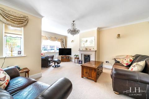 3 bedroom semi-detached house for sale, Cavendish Crescent, Hornchurch