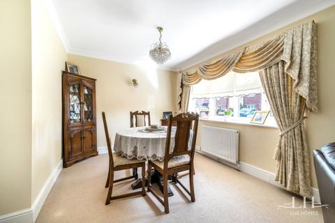 3 bedroom semi-detached house for sale, Cavendish Crescent, Hornchurch