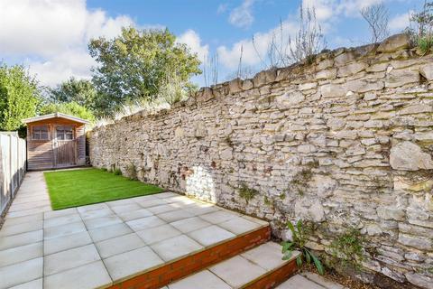 7 Abbey Place, Faversham, ME13 7BG
