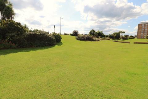 2 bedroom ground floor flat for sale, West Parade, Bexhill-on-Sea, TN39