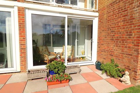 2 bedroom ground floor flat for sale, West Parade, Bexhill-on-Sea, TN39