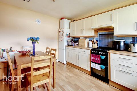 3 bedroom semi-detached house for sale, Westmoors, Ashford