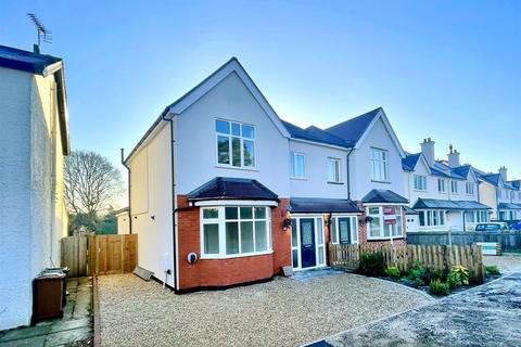 4 bedroom semi-detached house to rent, Chipstead Road, Banstead