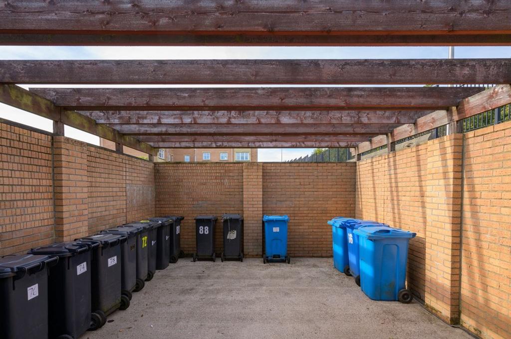 Bin Store