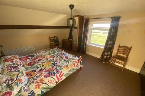 4 bedroom detached bungalow to rent, LAPFORD