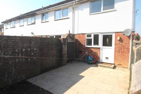 2 bedroom end of terrace house to rent, Cobham Close, Arundel BN18