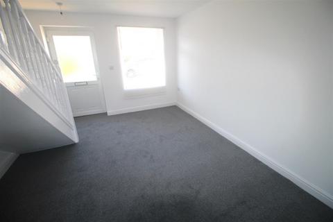 2 bedroom end of terrace house to rent, Cobham Close, Arundel BN18