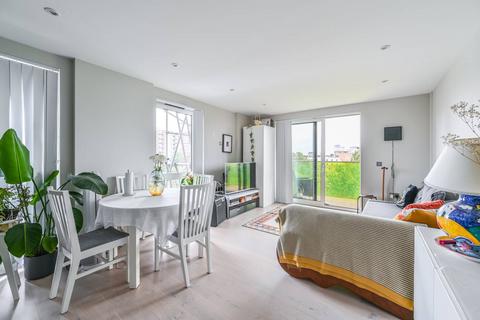 2 bedroom flat for sale, Plough road, Battersea, London, SW11