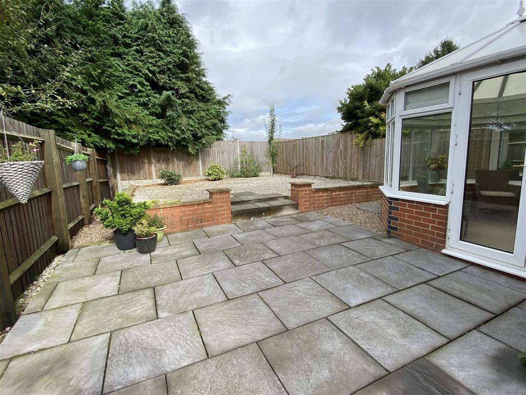 Low maintenance landscaped rear garden