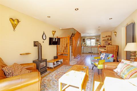 3 bedroom end of terrace house for sale, Sunny Bank Lane, Tideswell, Buxton