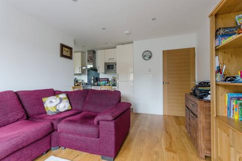 1 bedroom flat for sale, Holden Road N12, Woodside Park, London, N12