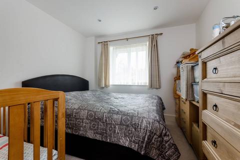 1 bedroom flat for sale, Holden Road N12, Woodside Park, London, N12