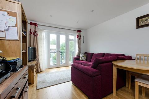 1 bedroom flat for sale, Holden Road N12, Woodside Park, London, N12