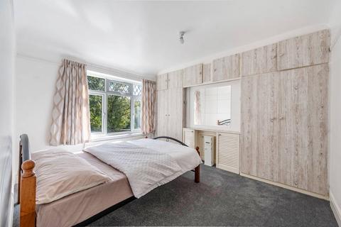 4 bedroom semi-detached house for sale, Woodcroft Avenue, Stanmore, HA7