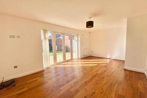 4 bedroom house to rent, Sid Courtney Road, Tiddington, Stratford-Upon-Avon