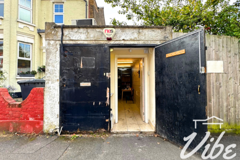 Industrial unit to rent, East Bank Rd, London N16