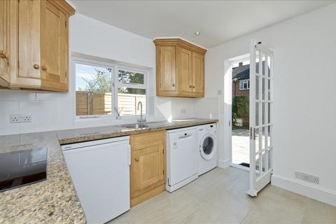 3 bedroom end of terrace house for sale, Clapham SW11