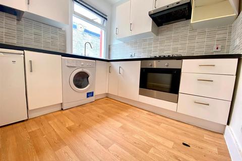 2 bedroom apartment to rent, Riffel Road, Willesden Green