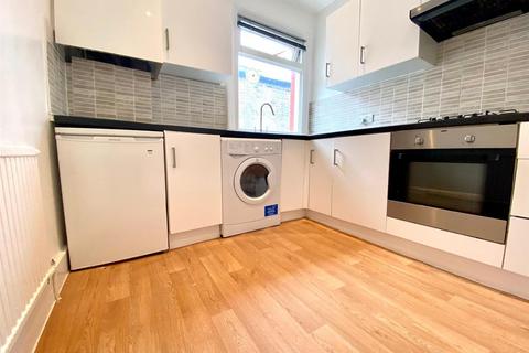 2 bedroom apartment to rent, Riffel Road, Willesden Green