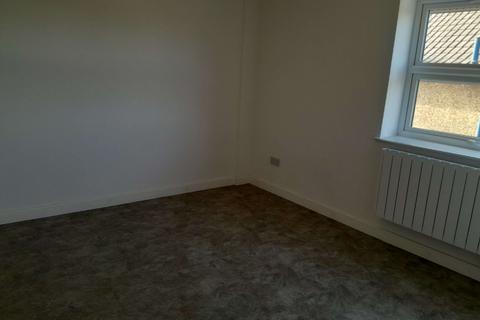 1 bedroom flat to rent, High Road West, Felixstowe