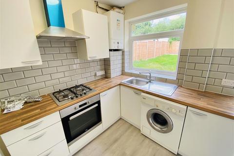 3 bedroom semi-detached house to rent, Fully Renovated 3 Double bedroom house in Edgware